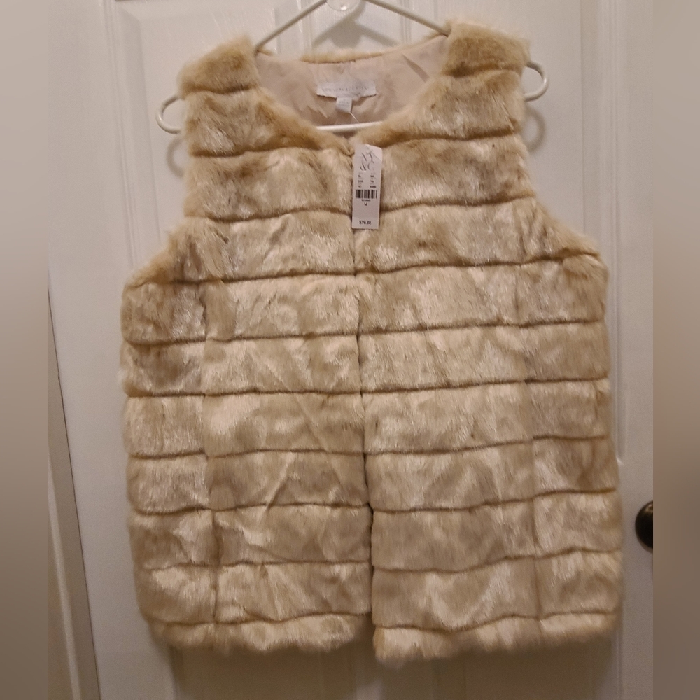NWT New York & Company Women's Faux Fur Vest - Size Medium